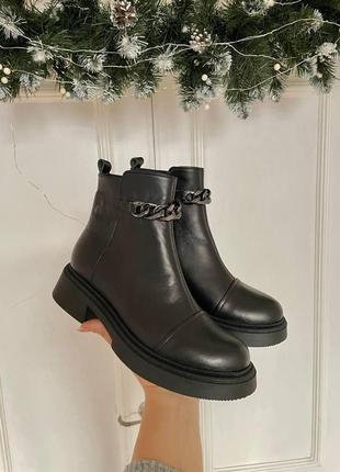 Зимові жіночі черевики чорні 40 р8 фото