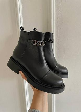 Зимові жіночі черевики чорні 40 р9 фото