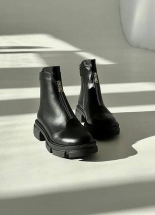 Зимові жіночі черевики чорні шкіряні4 фото