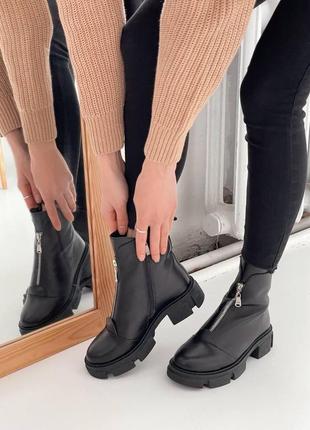 Зимові жіночі черевики чорні шкіряні5 фото