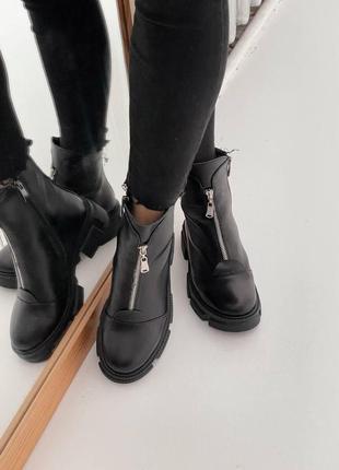 Зимові жіночі черевики чорні шкіряні6 фото