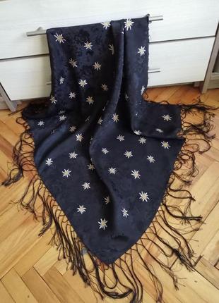 Шелковый платок с бахромой