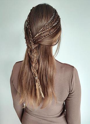 Косички на заколках, афрокосы, парики