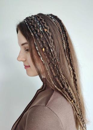 Косички на заколках, афрокосы, парики