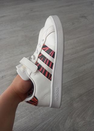 Оригинальные новые кроссовки adidas10 фото