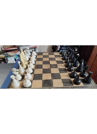 Шахи з шаховою дошкою7 фото