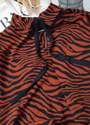 Стильна блузка вільного крою принт зебра primark8 фото