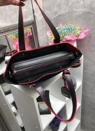 Изысканная женская сумка из замши и экокожи черная с красным сумочка5 фото
