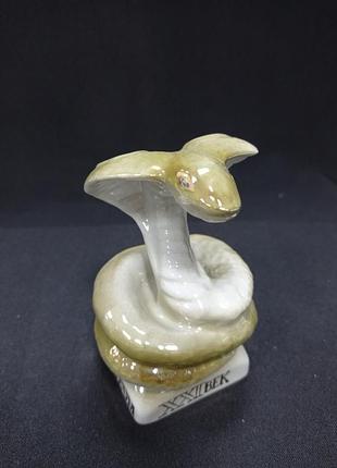 Статуетка / фігурка "кобра миленеум" коростенський фарфор, ручна робота 2001.