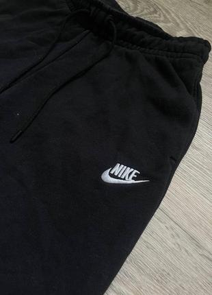 Штани від бренду nike3 фото