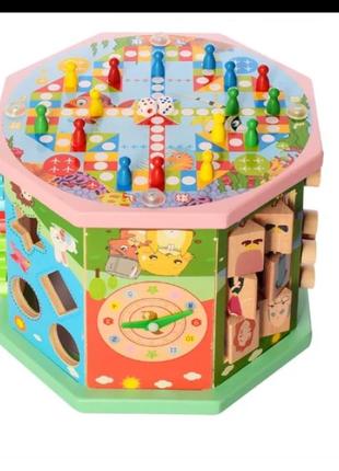 Детский развивающий куб бизиборд (пальчиковый лабиринт, часы, шестеренки, счеты, настольная игра)6 фото