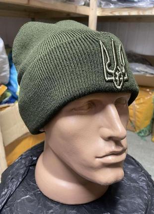 Шапка в'язана олива