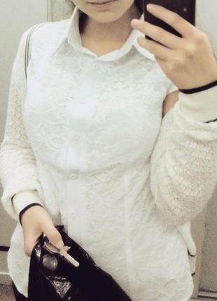 Біла сорочка з мереживом