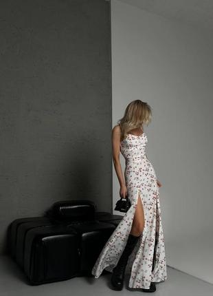 Трендова сукня міді з вирізом на ніжці7 фото