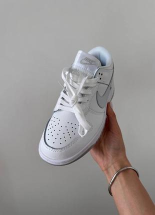 Женские кроссовки nike sb dunk low «white / grey swoosh&nbsp;» premium8 фото