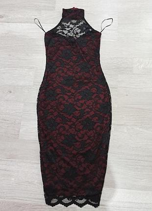 Эффектное кружевное платье