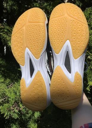 Новые кроссовки для гандбола от decathlon серии atorka h1006 фото