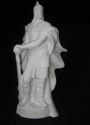 Скульптура / статуетка / фігурка "князь мал" коростенський фарфор "бисвит" ручна робота.