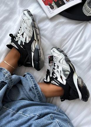 Кросівки жіночі balenciaga track2.0 black/white5 фото