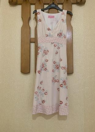 Нежно розовое шелковое платье charles tyrwhitt в цветочек1 фото