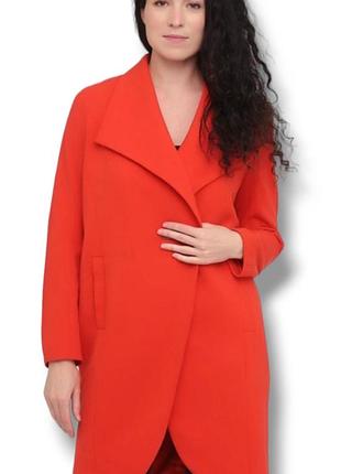 Гарне стільне пальто, шикарне червоне пальто