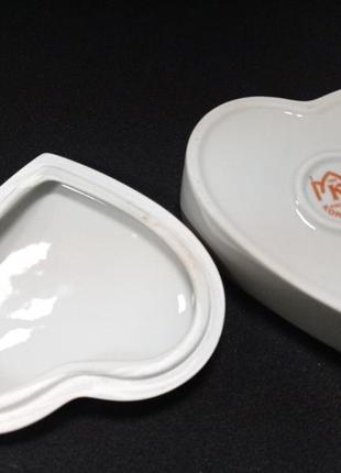 Шкатулка / шкатулка фарфоровая / шкатулка для бижутерии "цветы" сердце 2 коростень фарфор.