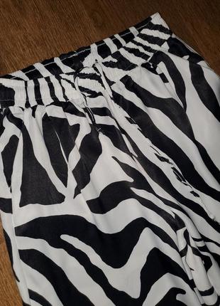 Широкие летние брюки палаццо bershka принт зебра, сатиновые атласные брюки7 фото