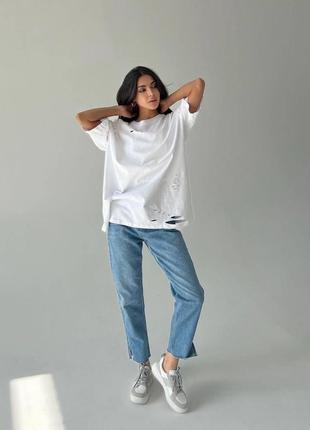 Базовая удлиненная футболка с порезами 💕 белая женская футболка оверсайз 💕 базова футболка3 фото