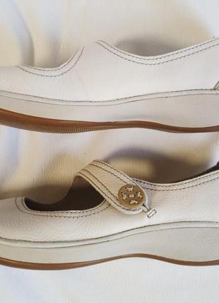 Туфлі жіночі шкіряні білі мокасини clarks (розмір 37 (uk4d))5 фото