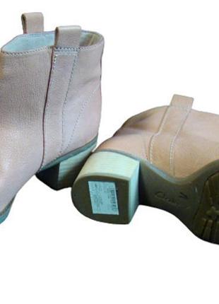 Чоботи жіночі демісезонні шкіряні чоботи clarks (розмір 38)3 фото