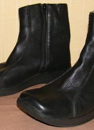 Чоботи жіночі демісезонні шкіряні чорні чоботи clarks2 фото
