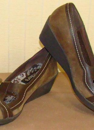 Туфлі жіночі skechers розмір 35