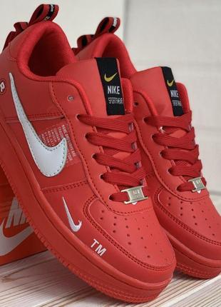 Кросівки жіночі nike air force 1 lv8 червоні. хіт 2020!