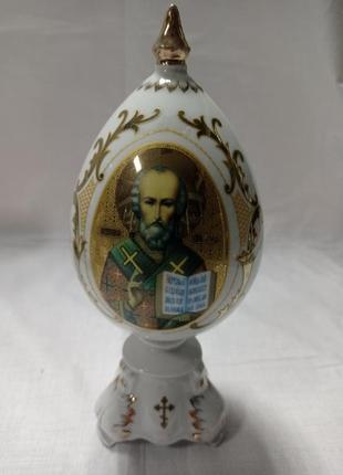 Яйцо пасхальное декоративное / статуэтка "николай угодник чудотворец" коростенский фарфор ручная работа.