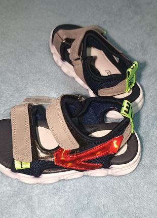 Круті босоніжки з підсвітко! 28 - 18,2 см.🔥🔥🔥