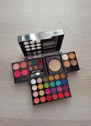 Набор косметики huda, косметика, набор для макияжа