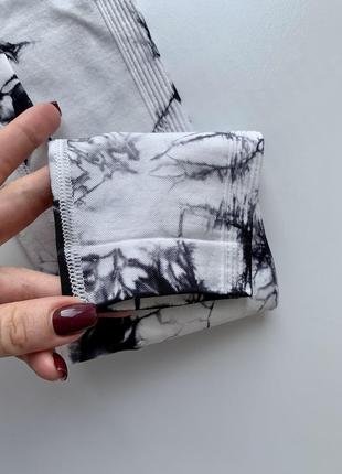 Чорно білі лосіни пушап, мармурові лосіни, спортивні лосіни