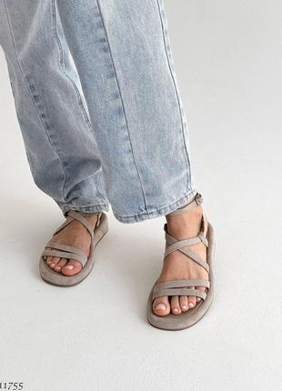 Натуральные замшевые босоножки - сандалии песочного цвета5 фото
