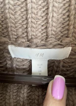 Объемный мирер свитер крупной вязки коричневый под горло4 фото