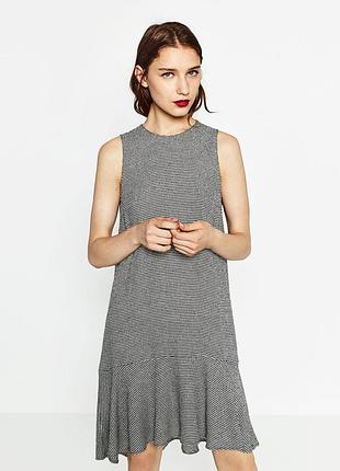 Сукня з воланом