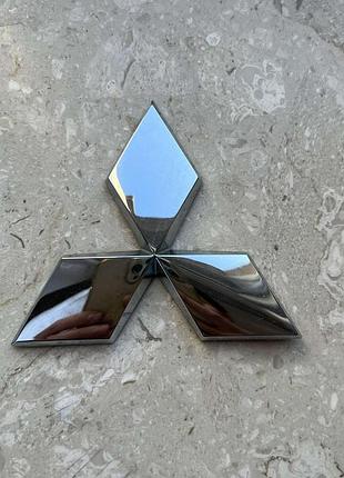 Емблема багажника mitsubishi space star 7415a38