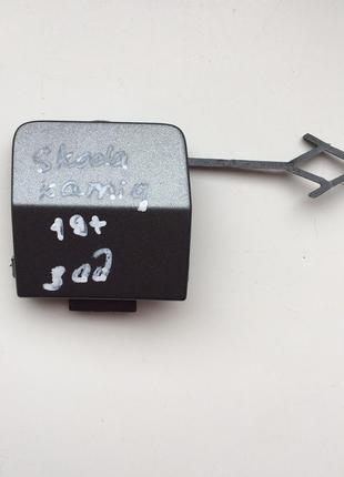 Заглушка буксирувального гака skoda kamiq (19+p) зад 658807441а
