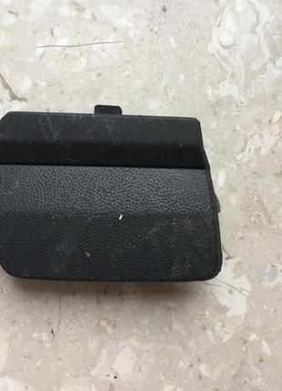 Заглушка буксирувального гака vw caddy 15-20p.рестайл перед 2k...