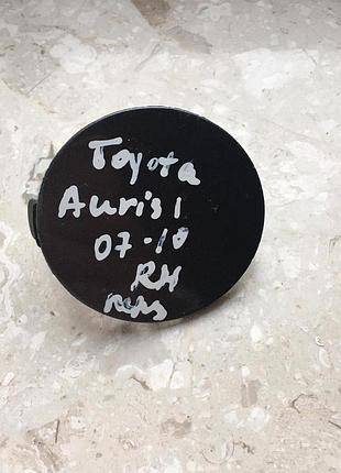 Права заглушка буксирувального гака toyota auris i 2007-2010p....