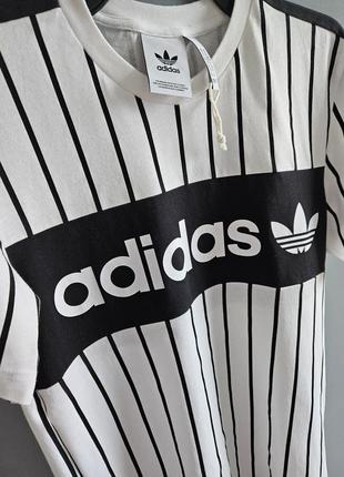 Футболка adidas тренд 🔥🔥🔥 оригінал4 фото