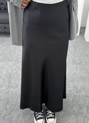 Шелковая юбка миди в пол свободная юбка бежевая черная макси длинная элегантная вечерняя трендовая стильная4 фото