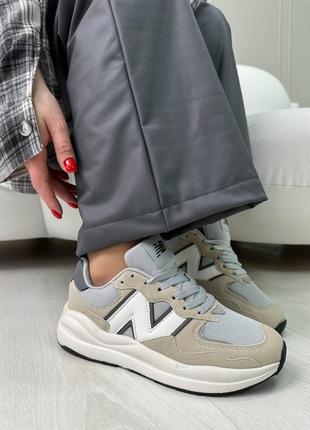 Женские легкие базовые кросовки бежевые с белым6 фото