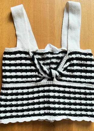 Вʼязаний топ