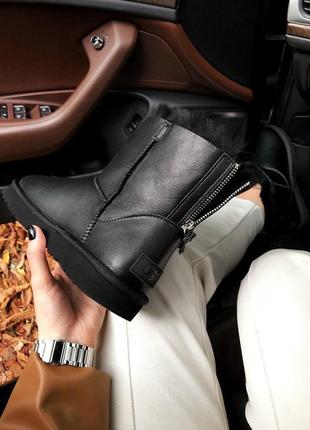 Ugg classic mini black leather жіночі з шкіри чорні3 фото