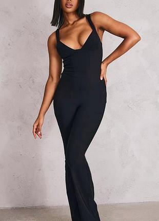 Черный брючный комбинезон prettylittlething